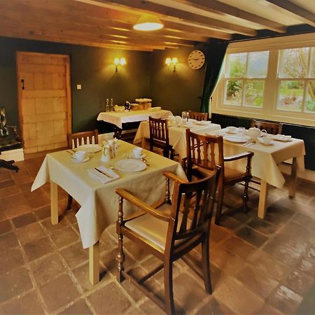 Hollies Farm B&B Wrexham Exterior foto